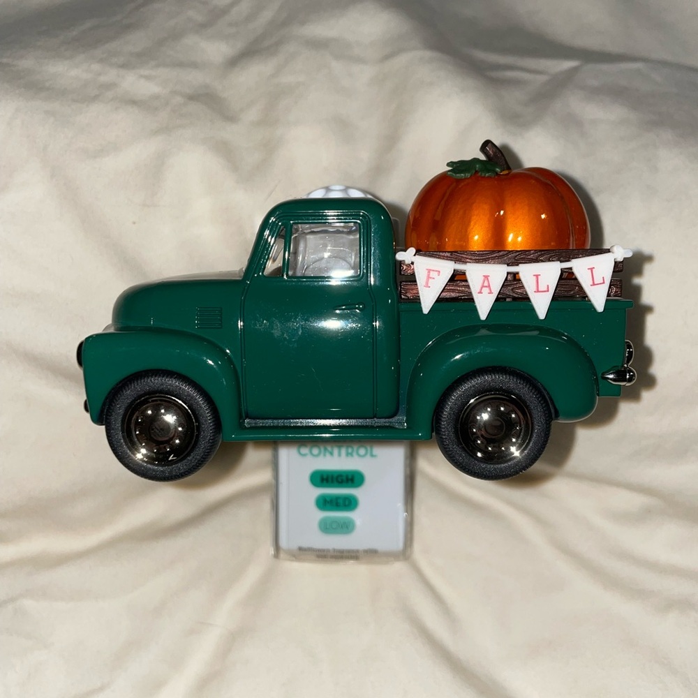 Bath & Body Works *LAST ONE* Classic Truck With Pumpkin Scent Control Wallflower
